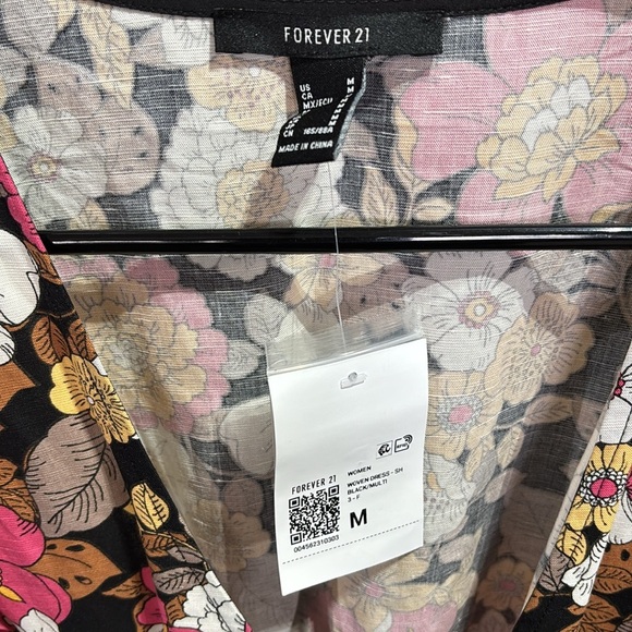Forever 21 Wrap, low-cut V-neck,puff sleeves, tie waist,floral,linen blend - Picture 11 of 12